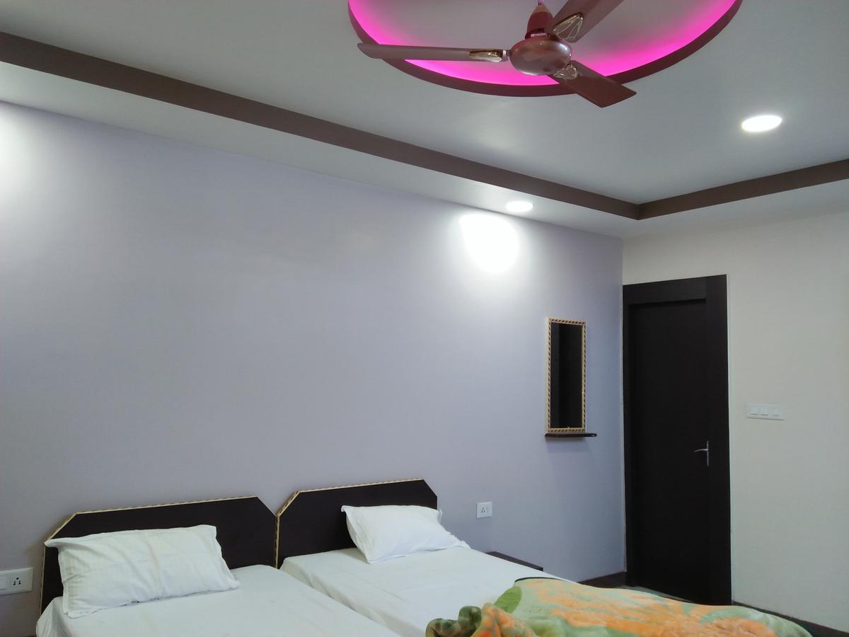 Hotel Sunaina International Gaya Exteriér fotografie